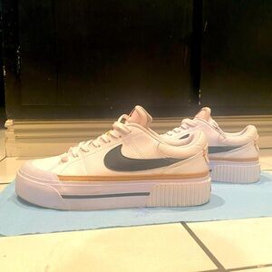 Nike Women’s size 9 sneakers